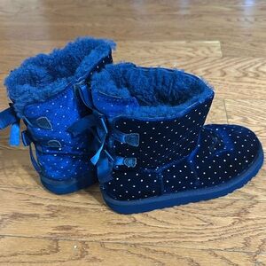 Kids size 2 Blue Uggs